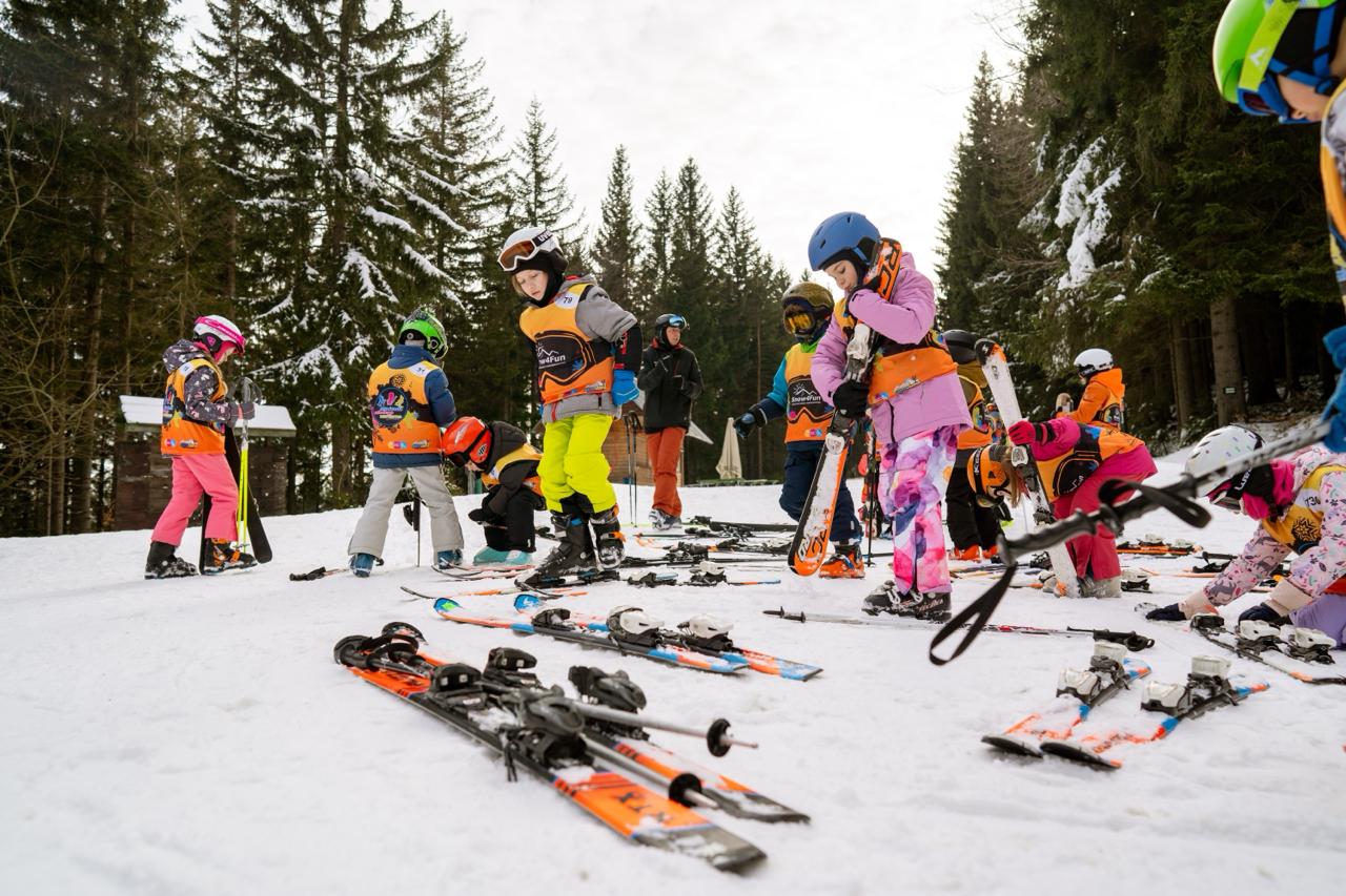 Zajęcia narciarskie dzieci w SNOW4FUN